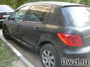 Битый автомобиль Peugeot 307