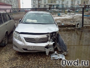 Битый автомобиль Toyota Corolla